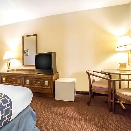 Econo Lodge Inn & Suites Sandy Bagian luar foto