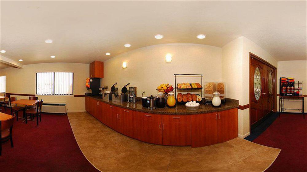 Econo Lodge Inn & Suites Sandy Bagian luar foto