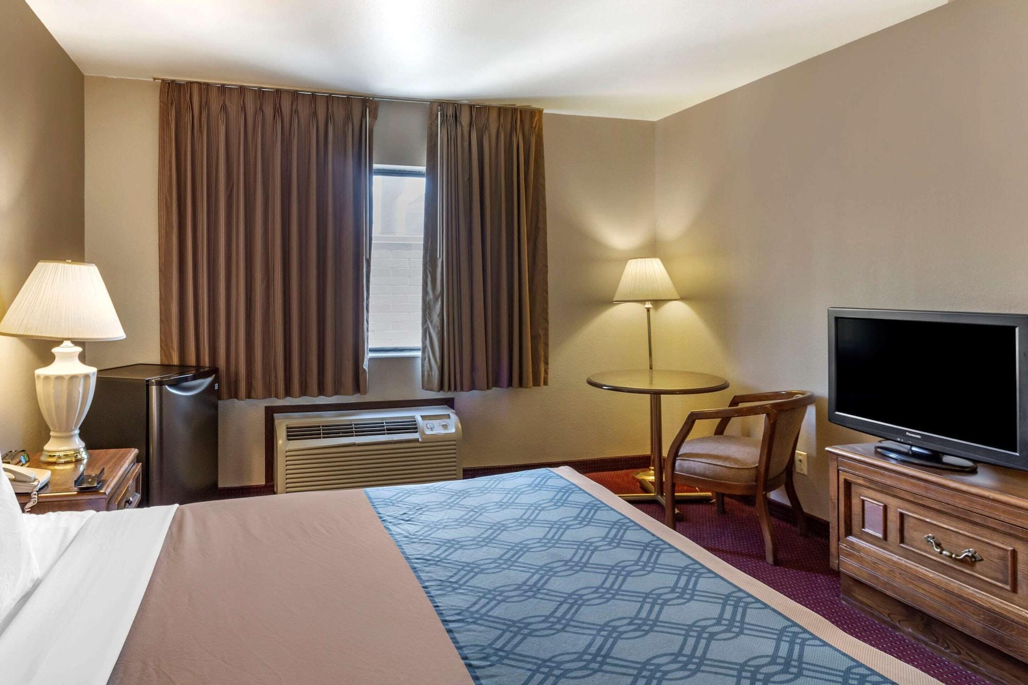 Econo Lodge Inn & Suites Sandy Bagian luar foto