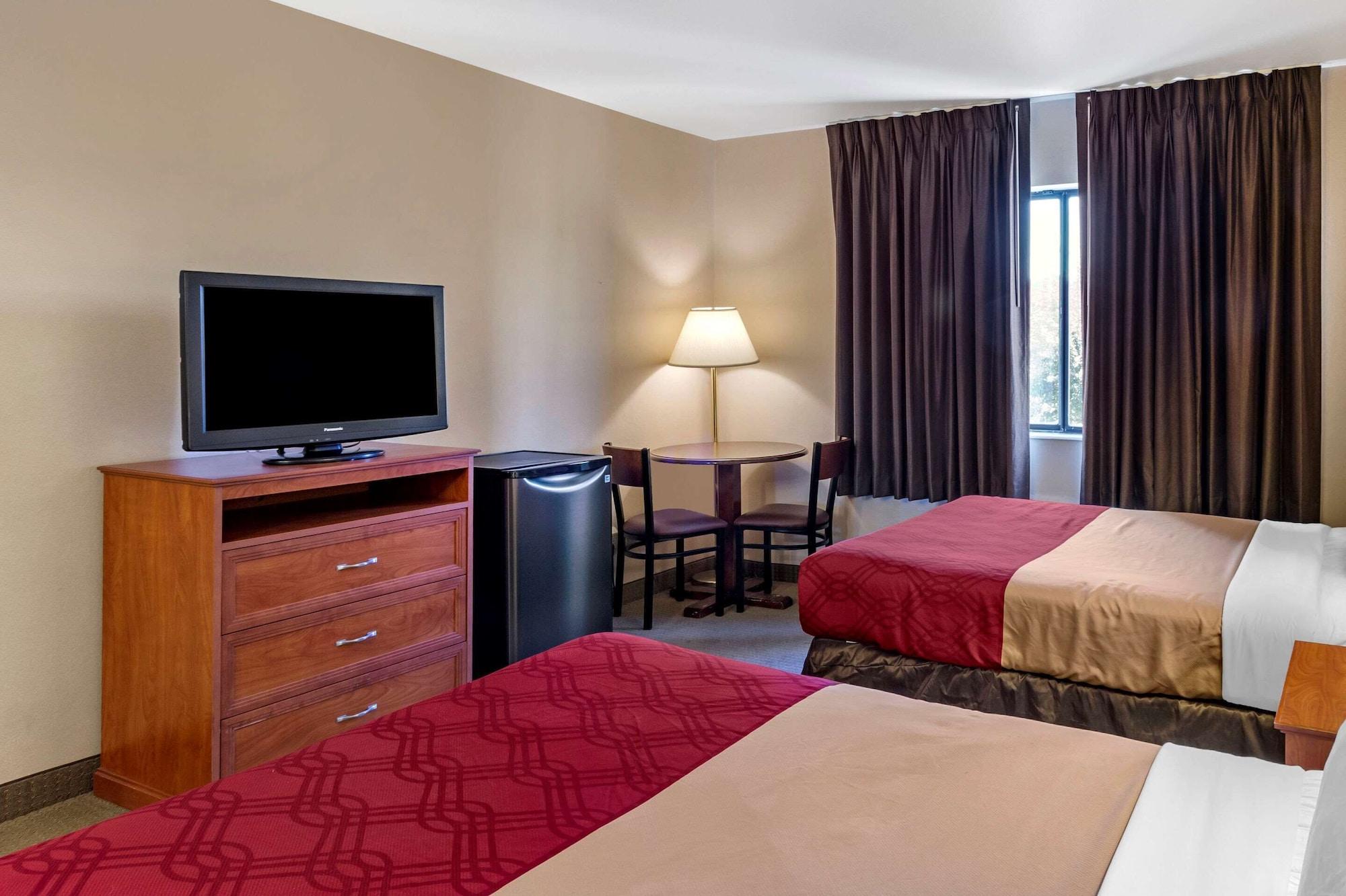 Econo Lodge Inn & Suites Sandy Bagian luar foto