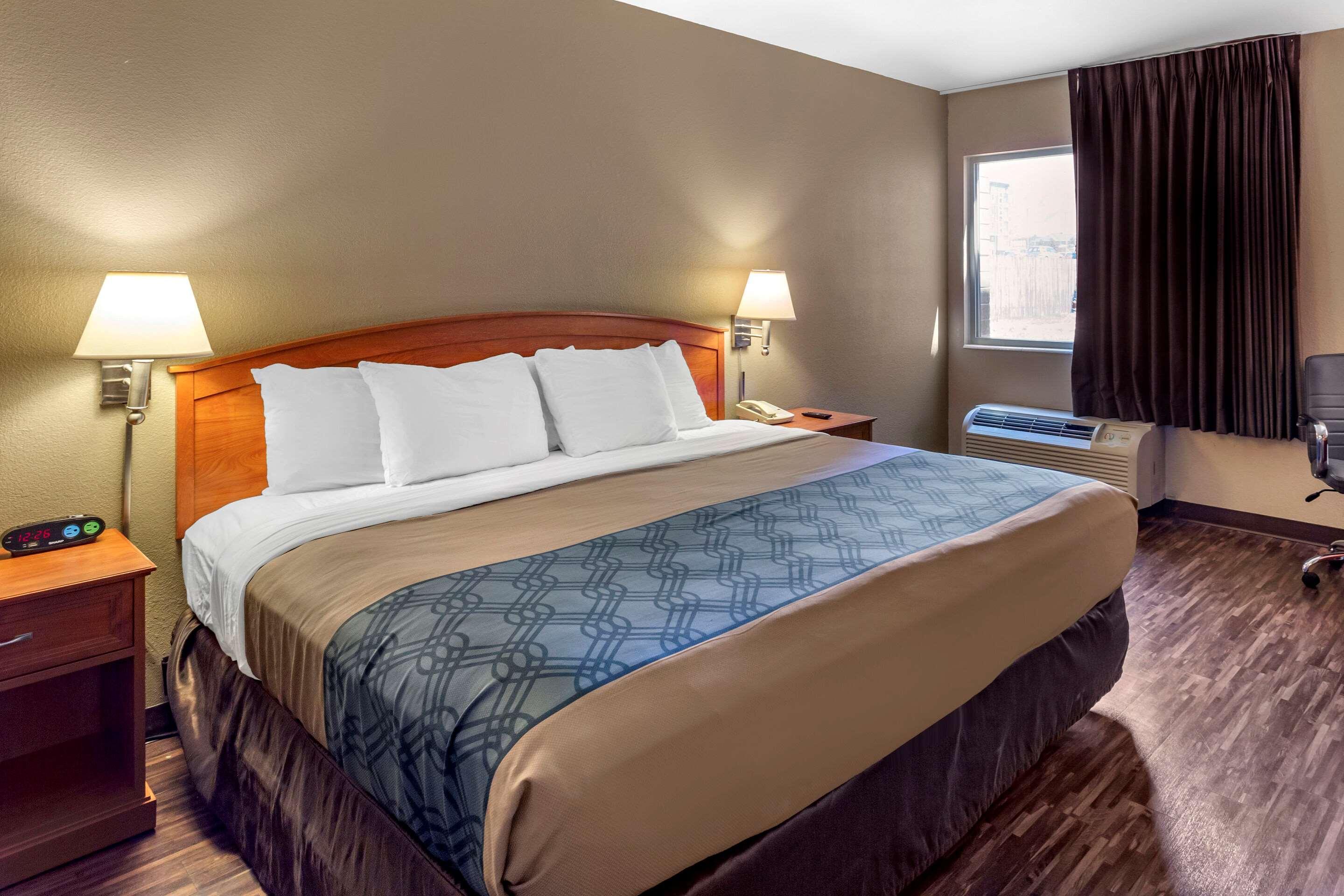 Econo Lodge Inn & Suites Sandy Bagian luar foto