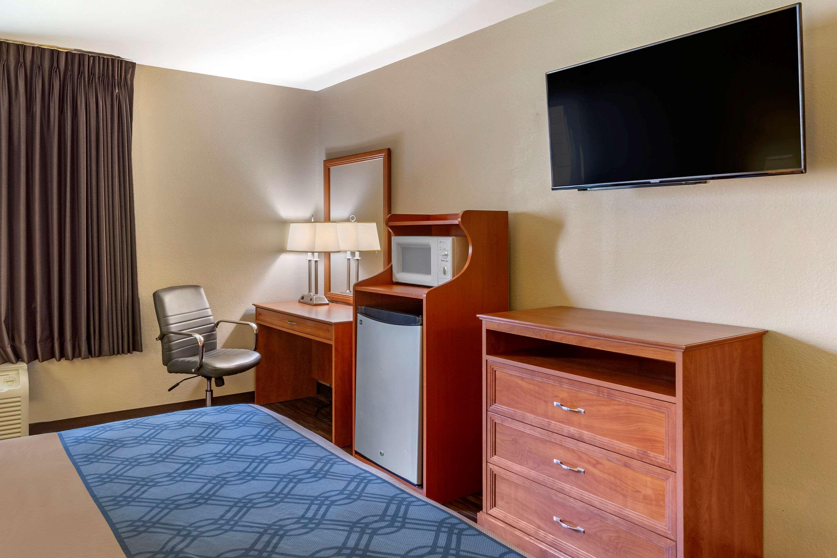 Econo Lodge Inn & Suites Sandy Bagian luar foto