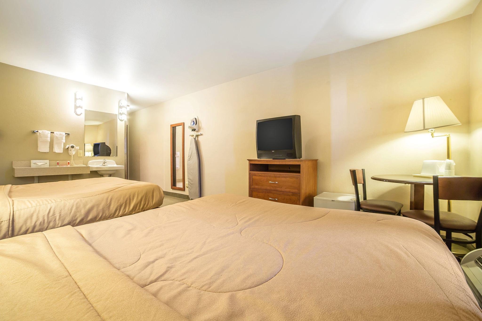 Econo Lodge Inn & Suites Sandy Bagian luar foto