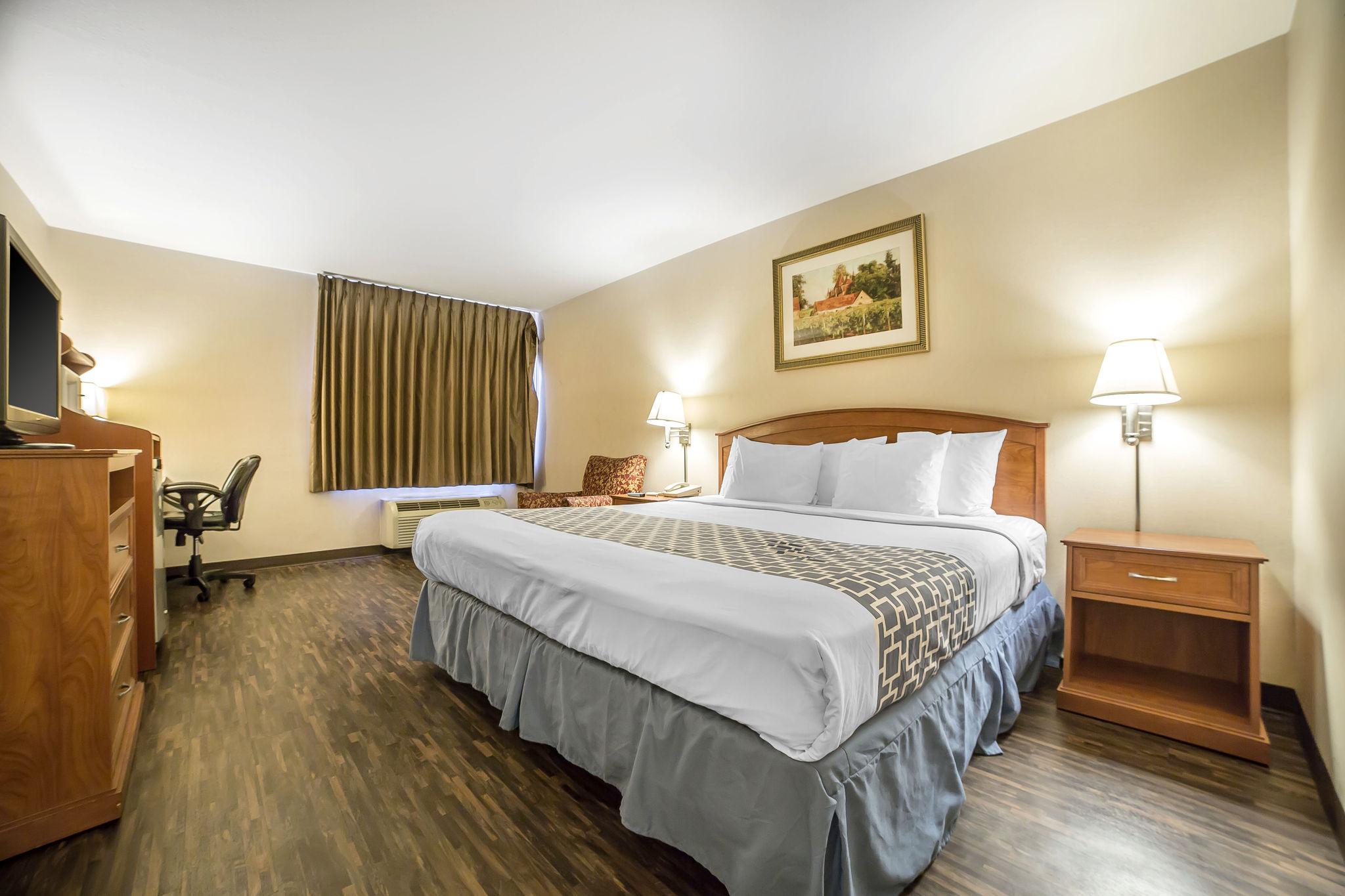 Econo Lodge Inn & Suites Sandy Bagian luar foto