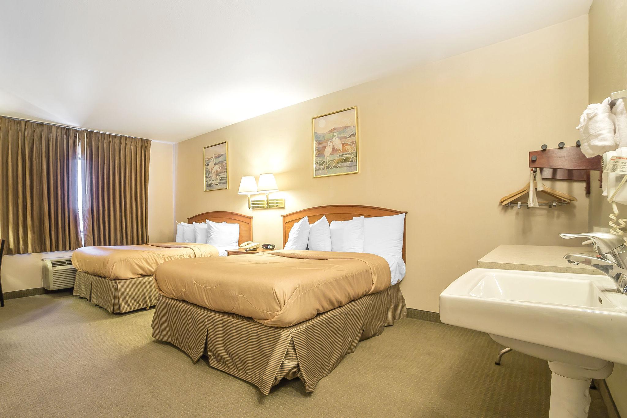 Econo Lodge Inn & Suites Sandy Bagian luar foto
