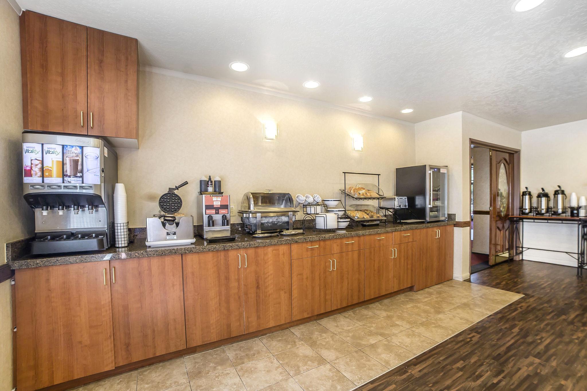 Econo Lodge Inn & Suites Sandy Bagian luar foto