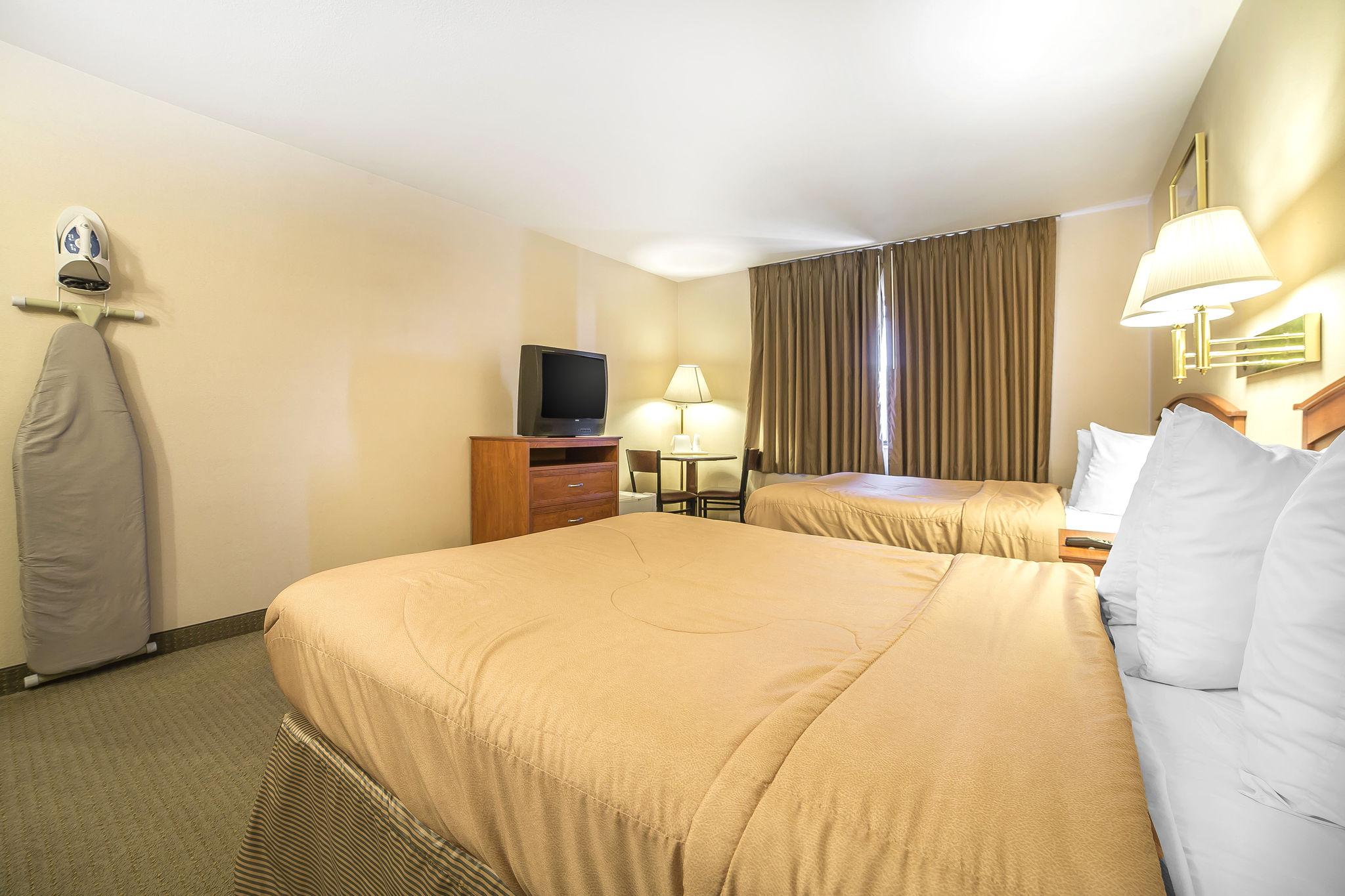 Econo Lodge Inn & Suites Sandy Bagian luar foto