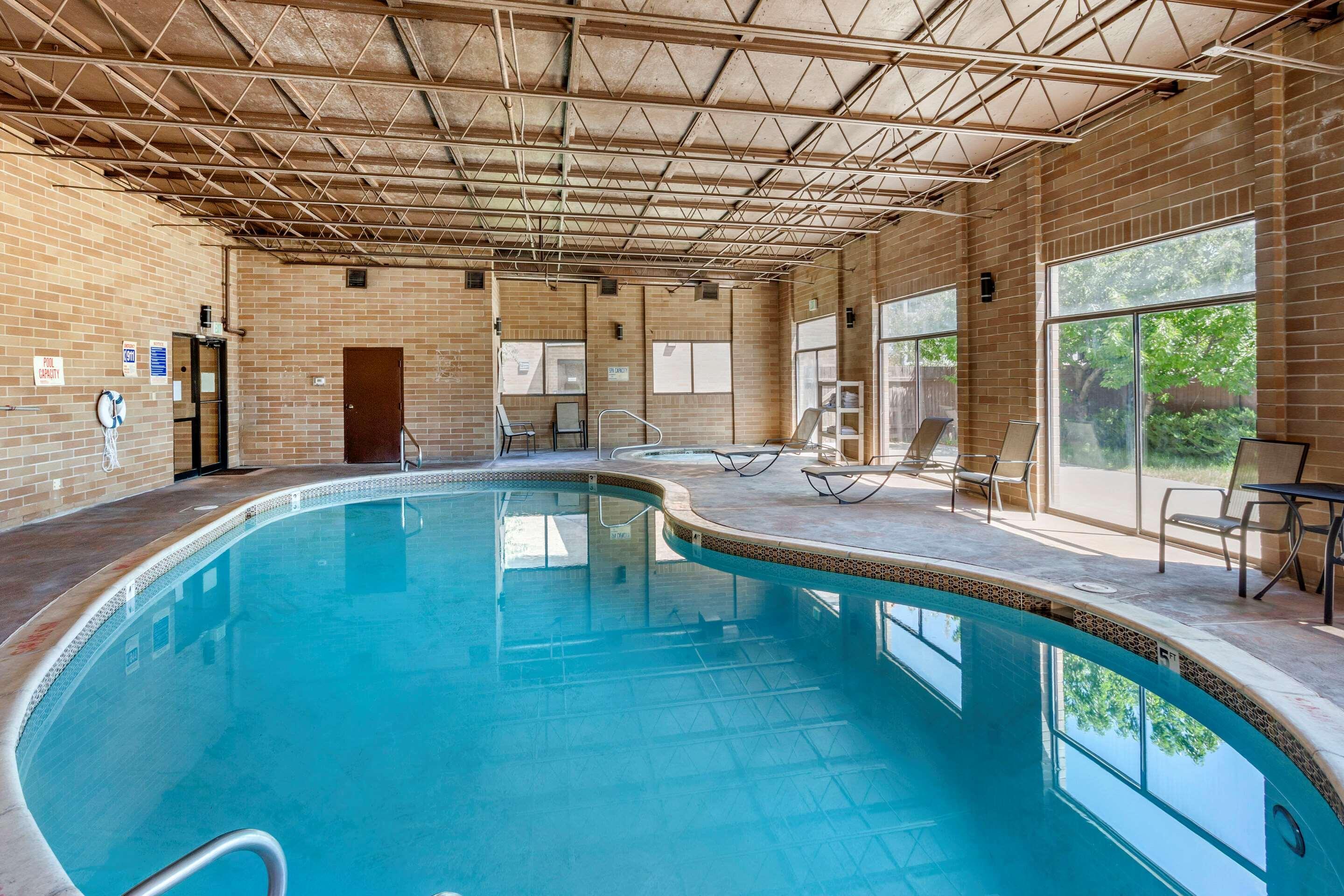Econo Lodge Inn & Suites Sandy Bagian luar foto