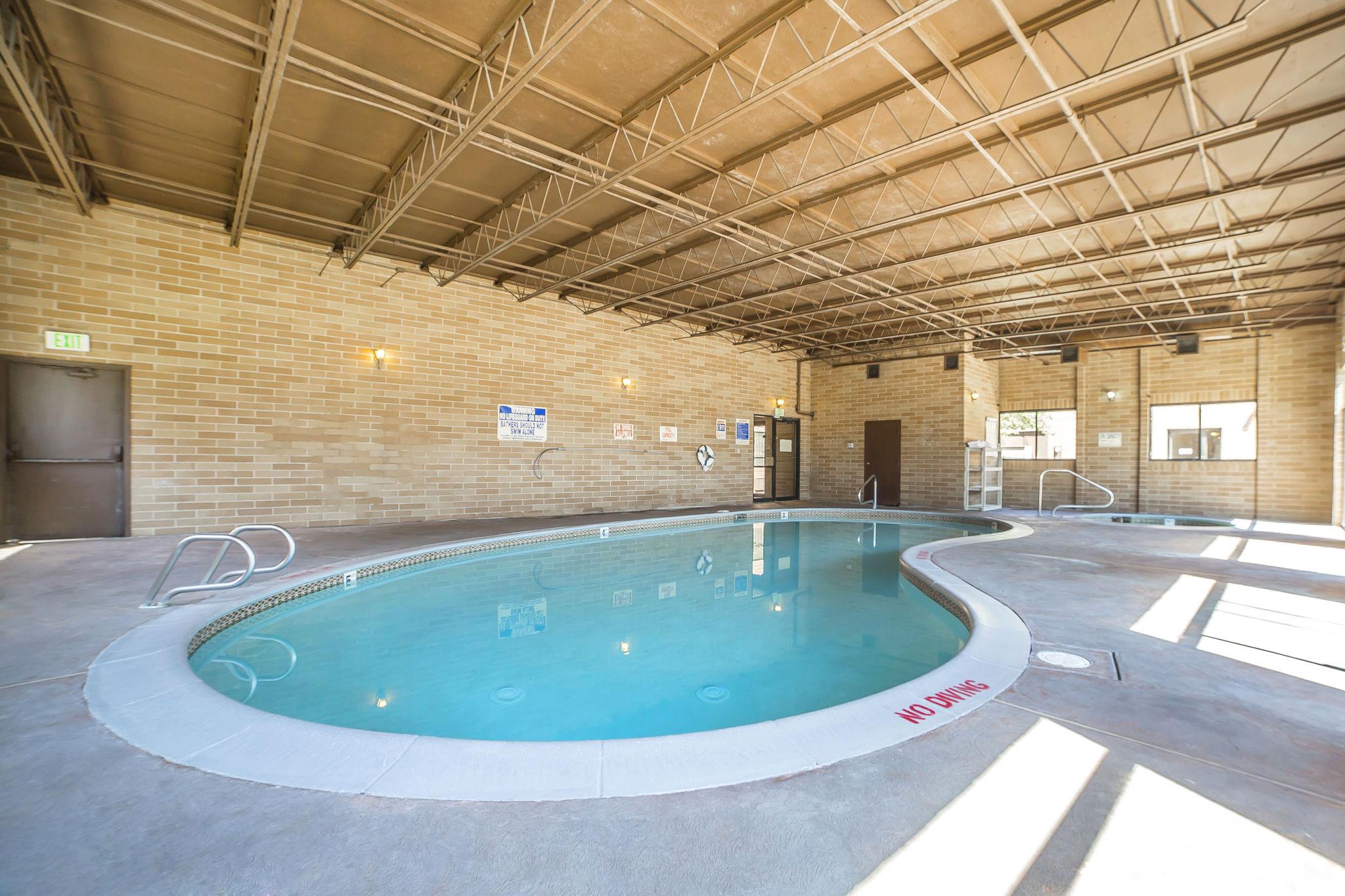 Econo Lodge Inn & Suites Sandy Bagian luar foto
