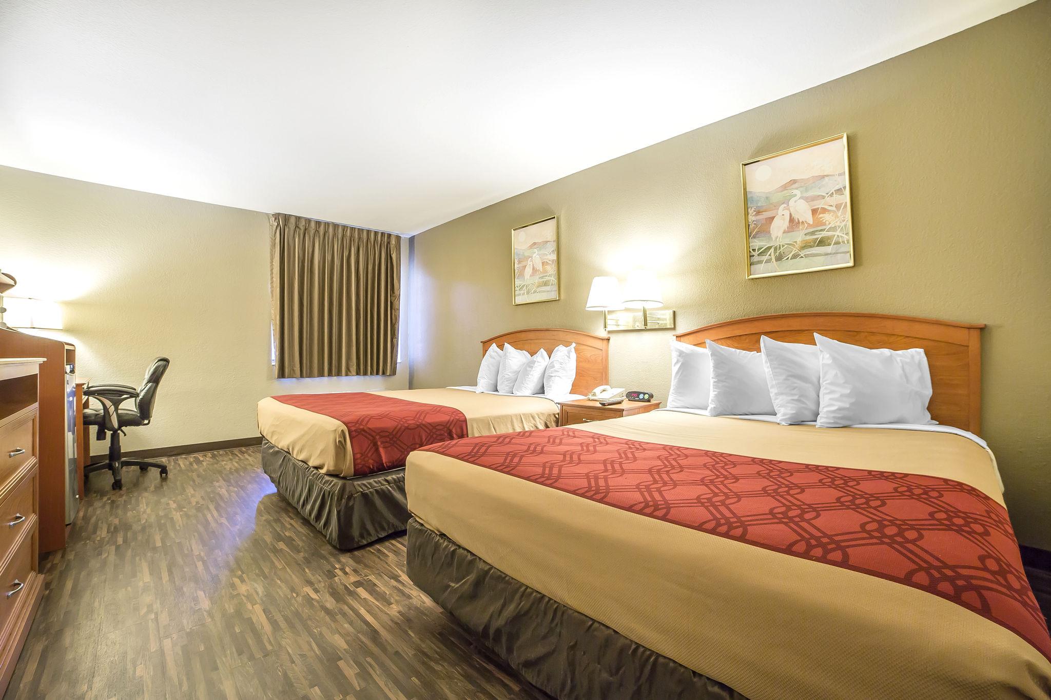 Econo Lodge Inn & Suites Sandy Bagian luar foto
