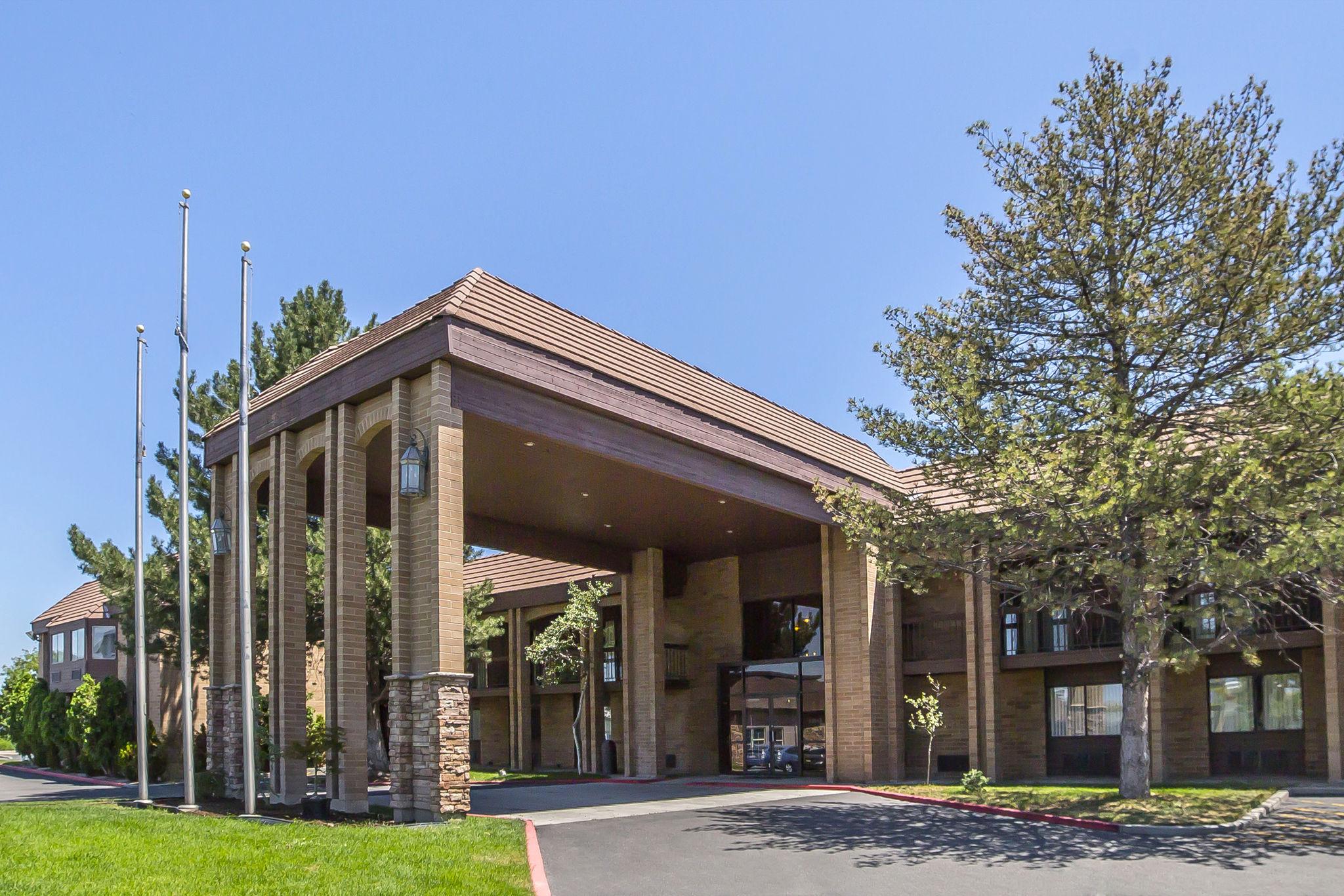 Econo Lodge Inn & Suites Sandy Bagian luar foto