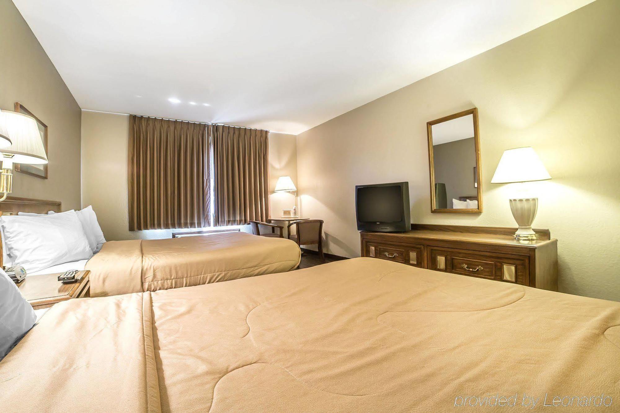 Econo Lodge Inn & Suites Sandy Bagian luar foto