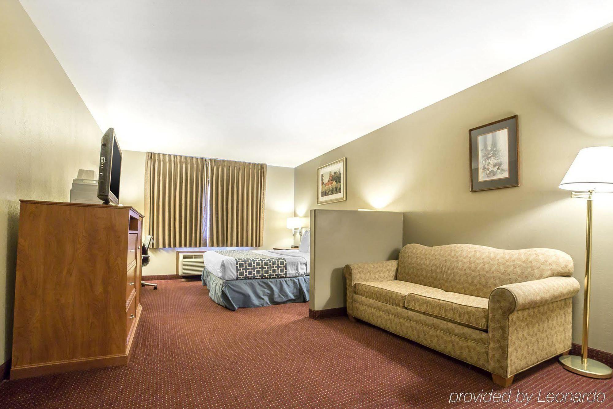 Econo Lodge Inn & Suites Sandy Bagian luar foto