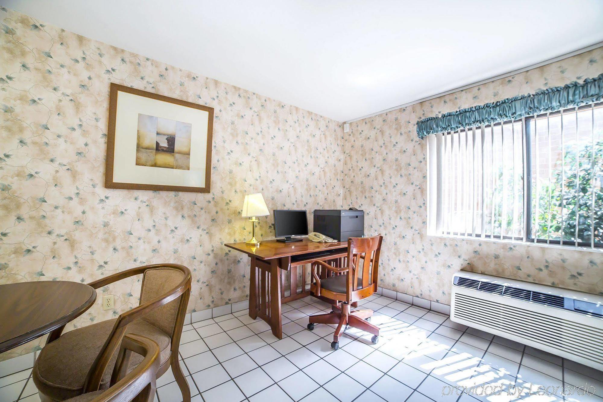 Econo Lodge Inn & Suites Sandy Bagian luar foto