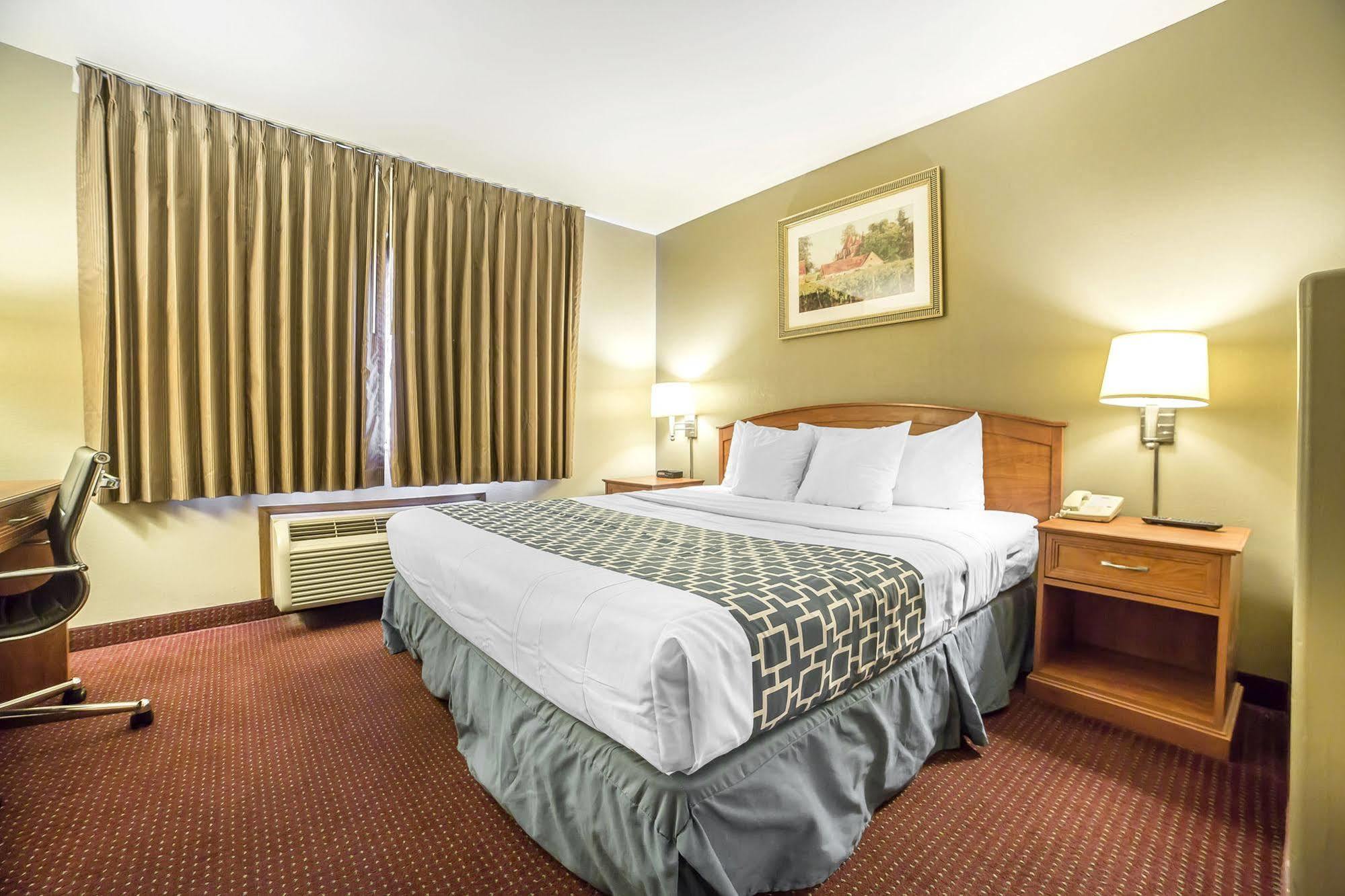 Econo Lodge Inn & Suites Sandy Bagian luar foto