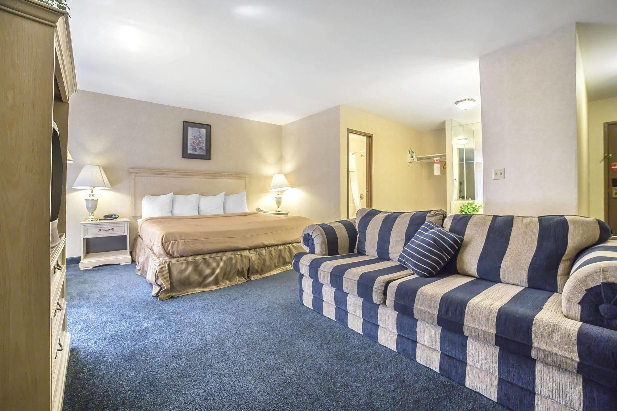 Econo Lodge Inn & Suites Sandy Bagian luar foto